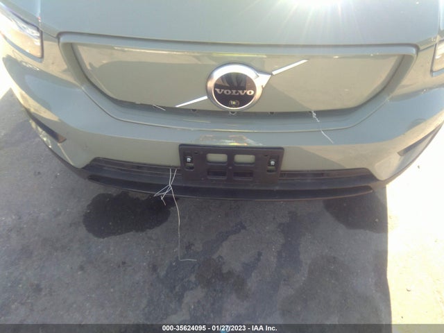 2022 Volvo XC40, VIN: YV4ED3UB8N2774481