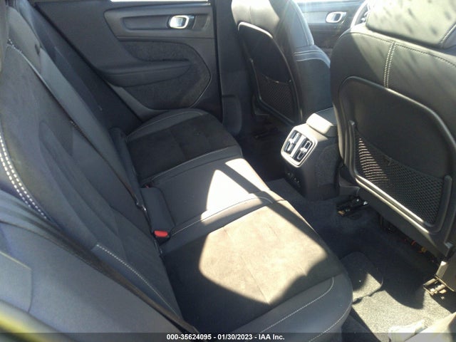 2022 Volvo XC40, VIN: YV4ED3UB8N2774481