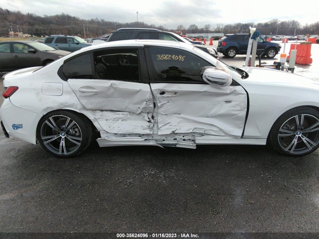 BMW 3 Series 330e 2021 аукцион фото