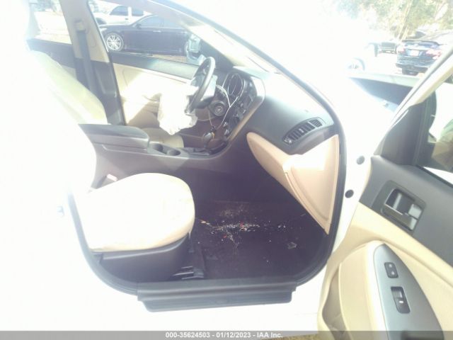 KNAGM4A79B5116662 KIA Optima Lx