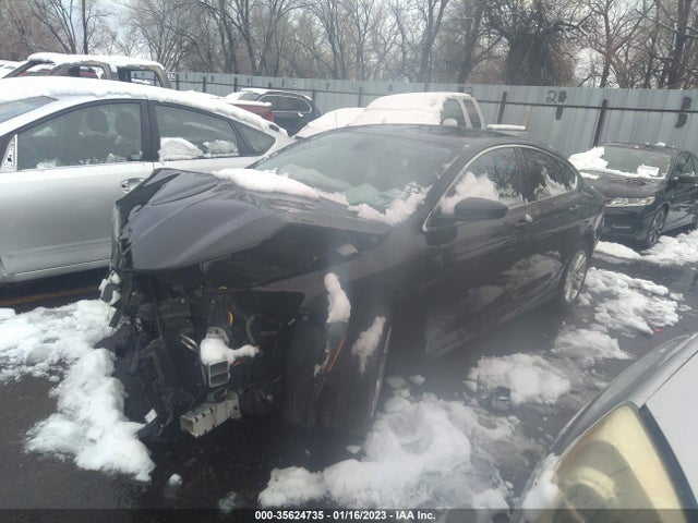 Chrysler 200 Limited 2015 1C3CCCABXFN696243 Image 2