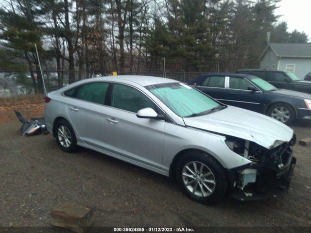 Hyundai SONATA SE 2018 5NPE24AF6JH651633 Image 1