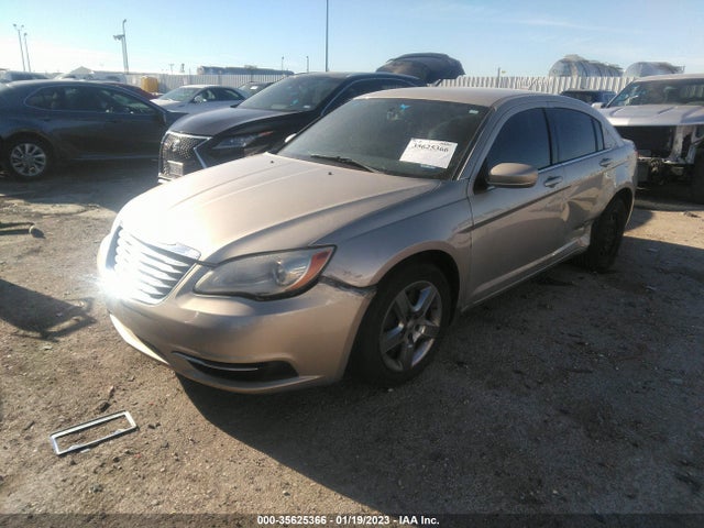 Chrysler 200 LX 2014 1C3CCBAG9EN171095 Image 2