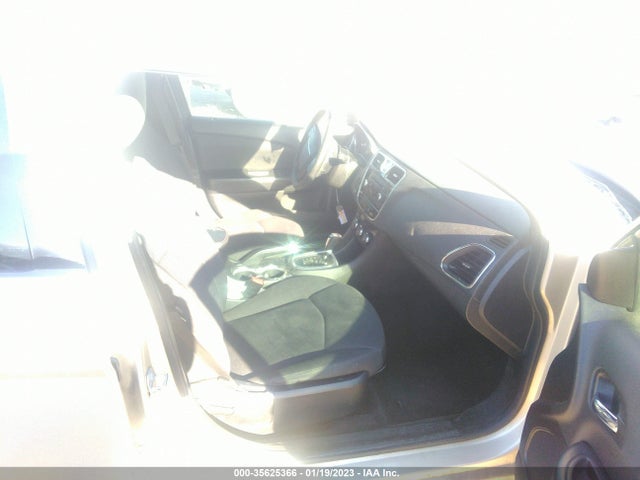 Chrysler 200 LX 2014 1C3CCBAG9EN171095 Image 5