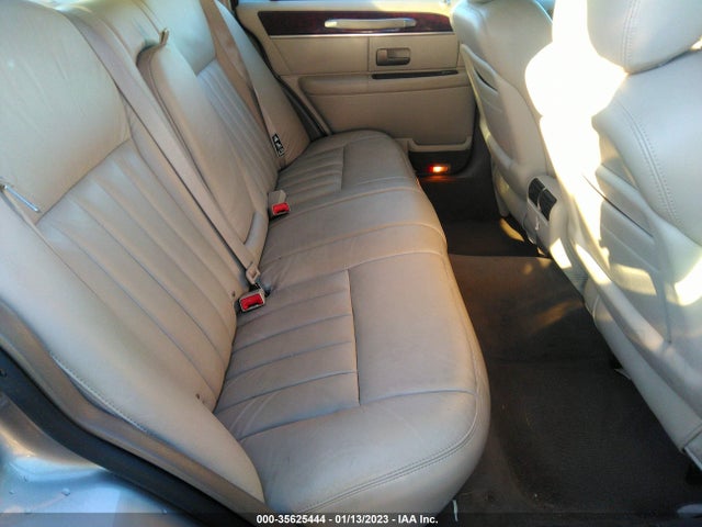Lincoln Town Car 2003 1LNHM82W23Y684610 Image 9