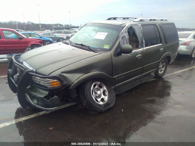Lincoln Navigator 2001 5LMFU28R51LJ26070 Image 2