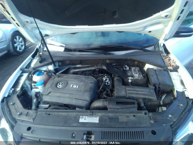 1VWBT7A33FC026758 Volkswagen Passat 1.8t Sport