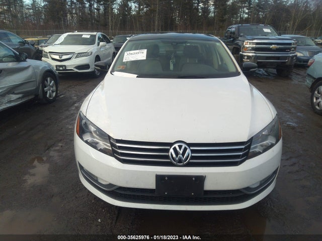 1VWBT7A33FC026758 Volkswagen Passat 1.8t Sport