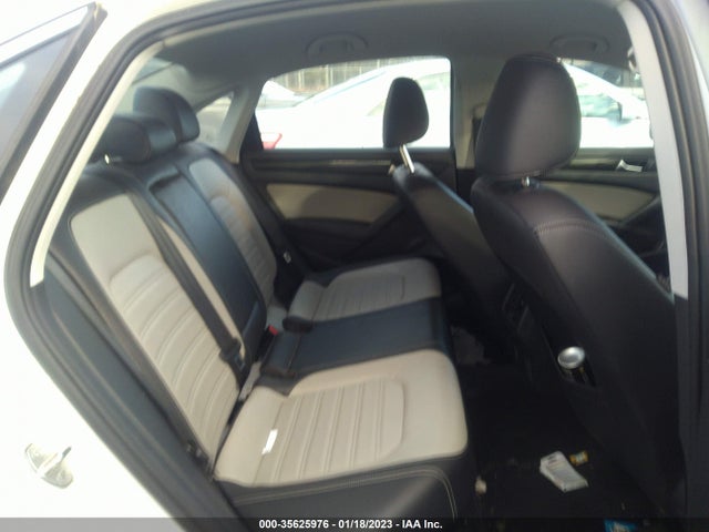 1VWBT7A33FC026758 Volkswagen Passat 1.8t Sport