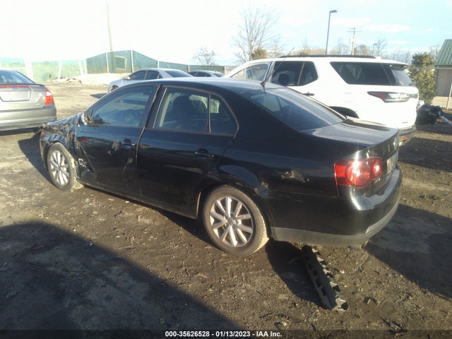 2010 VOLKSWAGEN JETTA SEDAN LIMITED VIN: 3VWAZ7AJ3AM156135