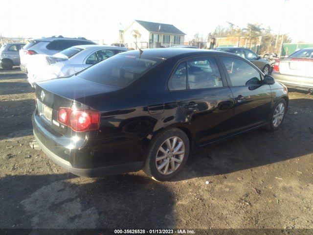 2010 VOLKSWAGEN JETTA SEDAN LIMITED VIN: 3VWAZ7AJ3AM156135