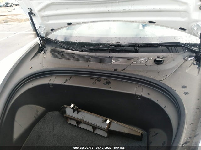 2018 Tesla 3, VIN: 5YJ3E1EB0JF135531