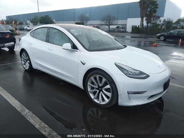 2018 Tesla 3, VIN: 5YJ3E1EB0JF135531