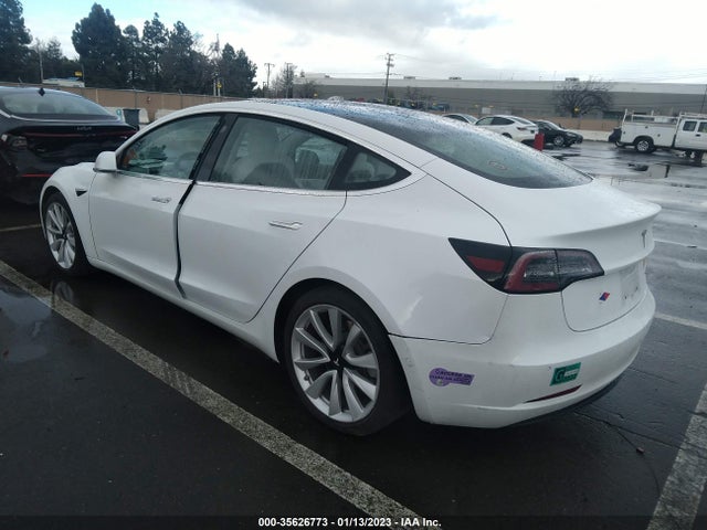 2018 Tesla 3, VIN: 5YJ3E1EB0JF135531