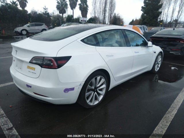 2018 Tesla 3, VIN: 5YJ3E1EB0JF135531