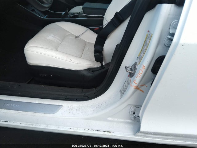 2018 Tesla 3, VIN: 5YJ3E1EB0JF135531
