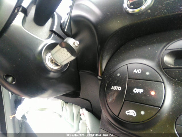 2017 Fiat 500e, VIN: 3C3CFFGE1HT565554