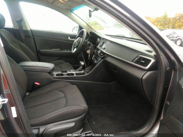 2017 Kia Optima, VIN: 5XXGT4L35HG127744