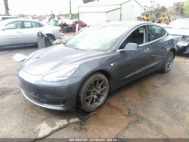 Tesla MODEL 3 2018 5YJ3E1EA2JF158302 Image 2