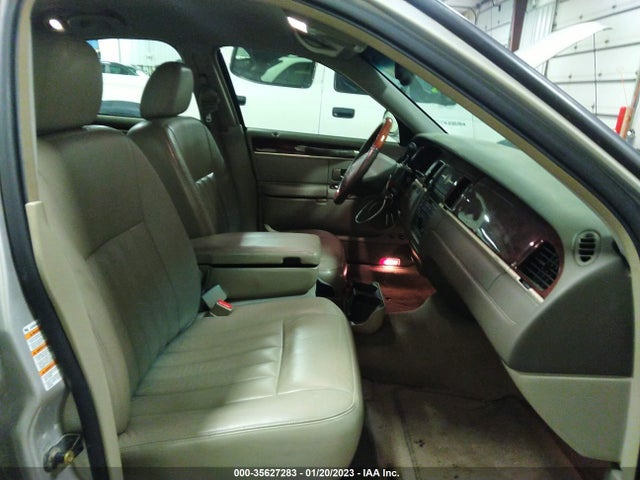 2003 LINCOLN TOWN CAR SIGNATURE VIN: 1LNHM82W83Y667259