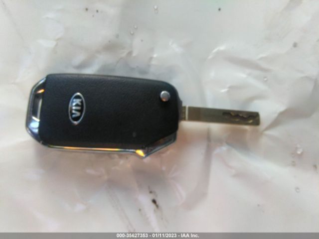 KNDEUCAA9M7054543 KIA SELTOS S