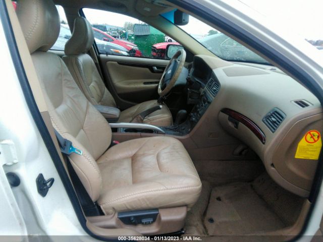 YV1SZ58D421065511 Volvo V70