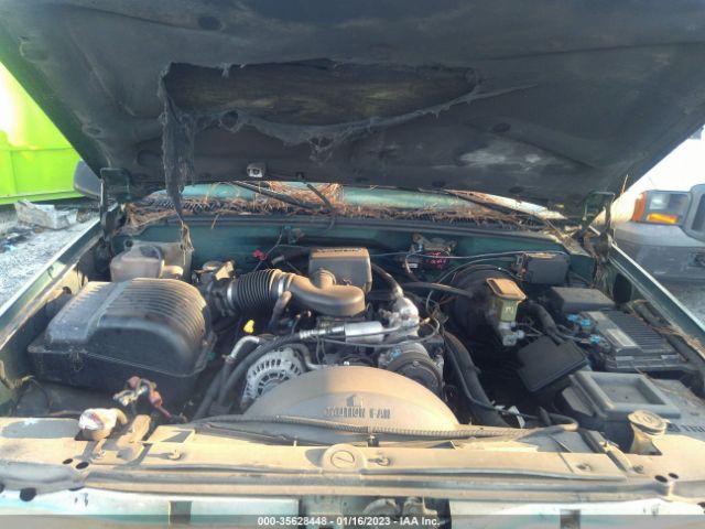 1GKFK16R0VJ717651 GMC Suburban