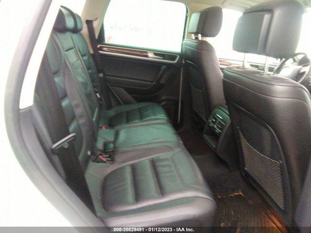 2015 Volkswagen Touareg, VIN: WVGEF9BP3FD002793