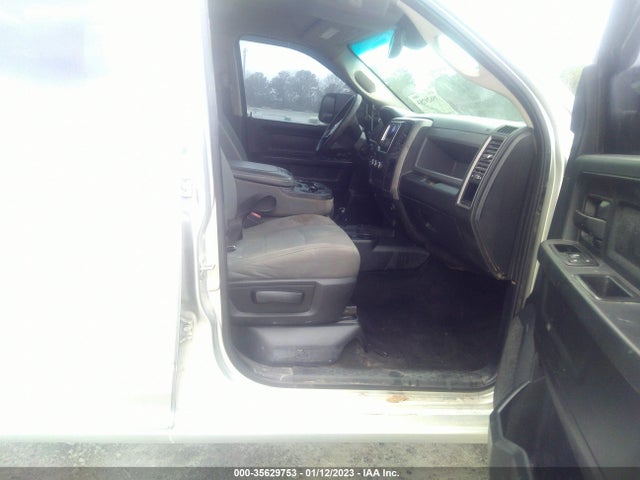 2015 RAM 2500 TRADESMAN VIN: 3C6UR5CL5FG662999
