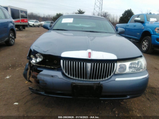 Lincoln Town Car 2000 1LNHM81W9YY851201 Image 7