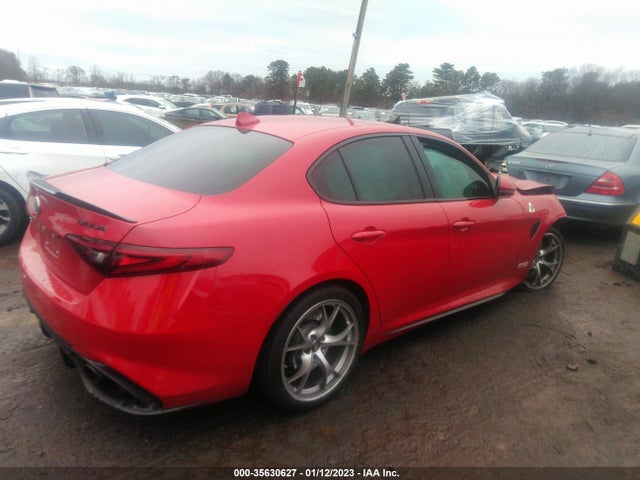 ZARFAEAV6J7564104 Alfa Romeo GIULIA QUADRIFOGLIO