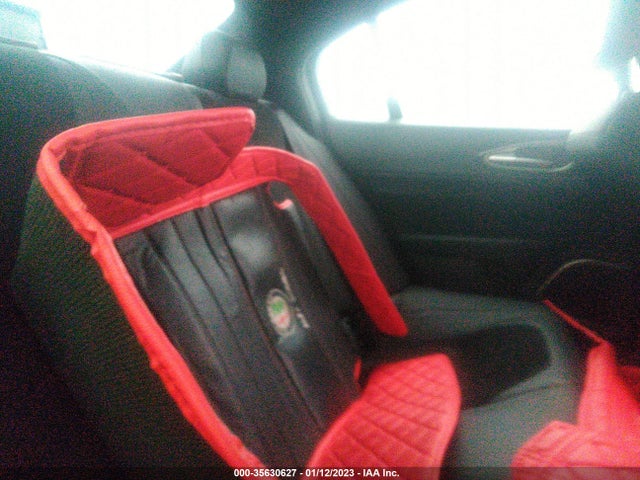 ZARFAEAV6J7564104 Alfa Romeo GIULIA QUADRIFOGLIO