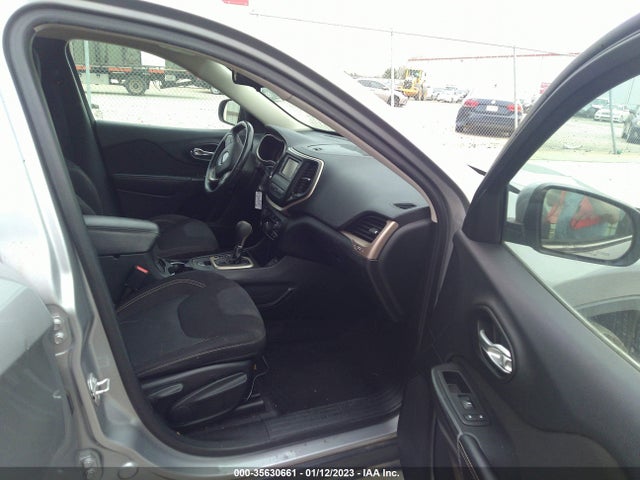 2015 Jeep Cherokee, VIN: 1C4PJLCB9FW627358
