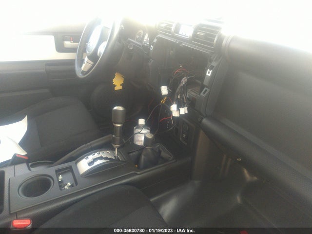 2014 Toyota FJ Cruiser, VIN: JTEBU4BF4EK178880