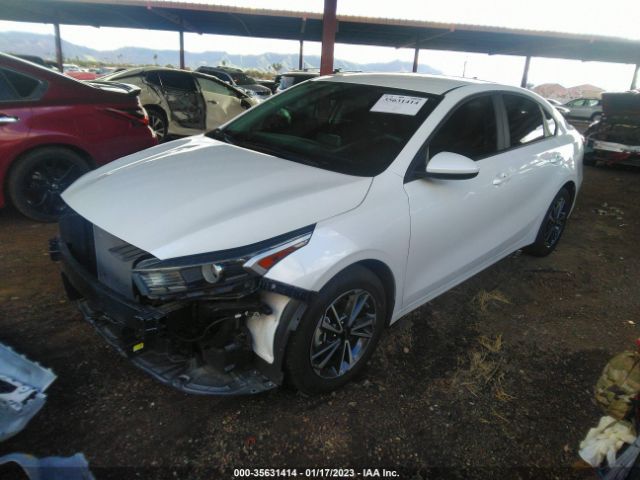 3KPF24AD8NE502184 KIA Forte Lxs