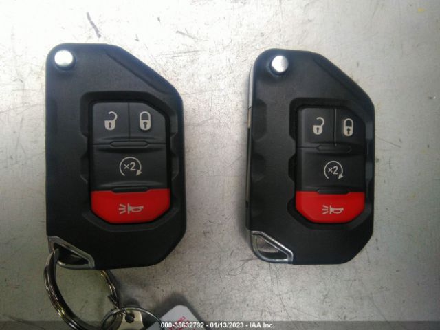 1C4HJXEG2JW165416 Jeep Wrangler Unlimited Sahara