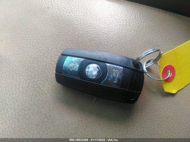 BMW 3 Series 328i 2010 WBAPH7G53ANM48381 Image 3