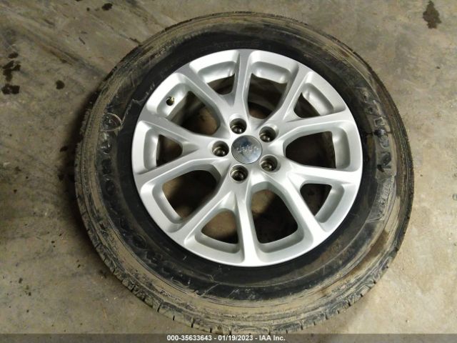 1C4PJMCS4HD217653 Jeep Cherokee Latitude