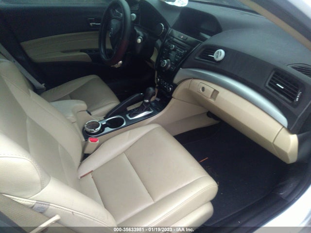 19UDE2F3XHA011031 Acura ILX