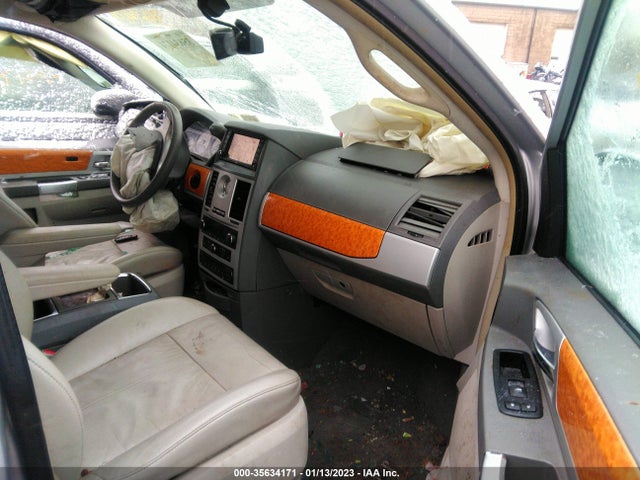 Chrysler Town & Country 2010 2A4RR6DX9AR184735 Image 6