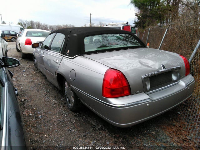 Lincoln Town Car Ultimate 2004 1LNHM83W94Y652298 Image 4