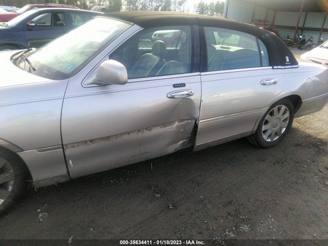 Lincoln Town Car Ultimate 2004 1LNHM83W94Y652298 Image 7