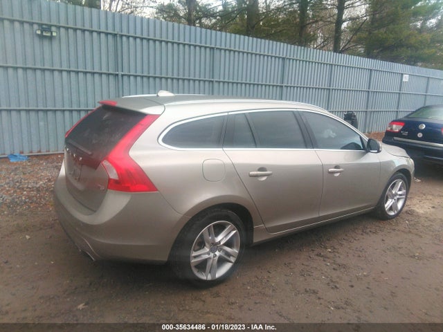 2015 Volvo V60, VIN: YV140MEC0F1195591