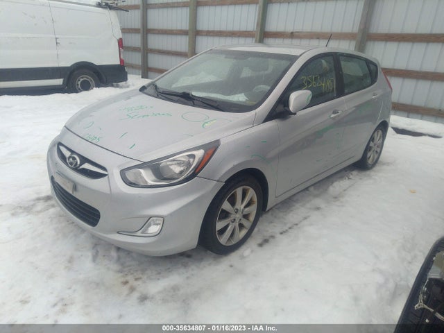 Hyundai ACCENT SE 2013 KMHCU5AE4DU106728 Image 2