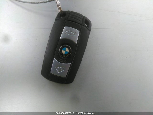 2015 BMW X1, VIN: WBAVM1C52FV497794