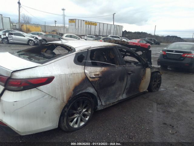 5XXGT4L3XJG216957 KIA Optima S