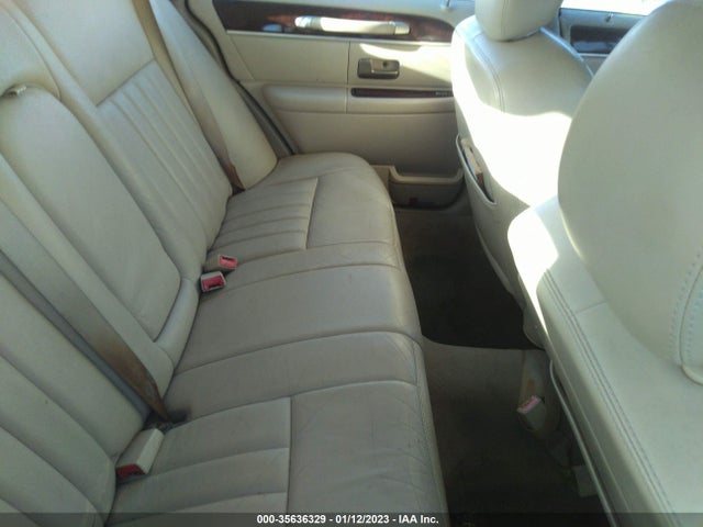 Lincoln Town Car 2007 1LNHM81V97Y619879 Image 9