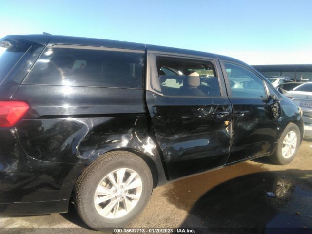 KNDMB5C1XH6243854 KIA SEDONA LX