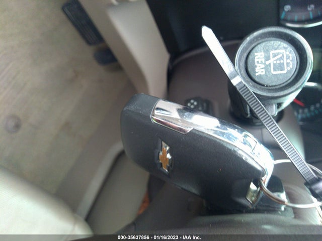 2016 Chevrolet Suburban, VIN: 1GNSCJKC6GR477655