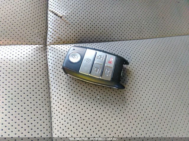 KNDMB5C17H6266041 KIA SEDONA LX
